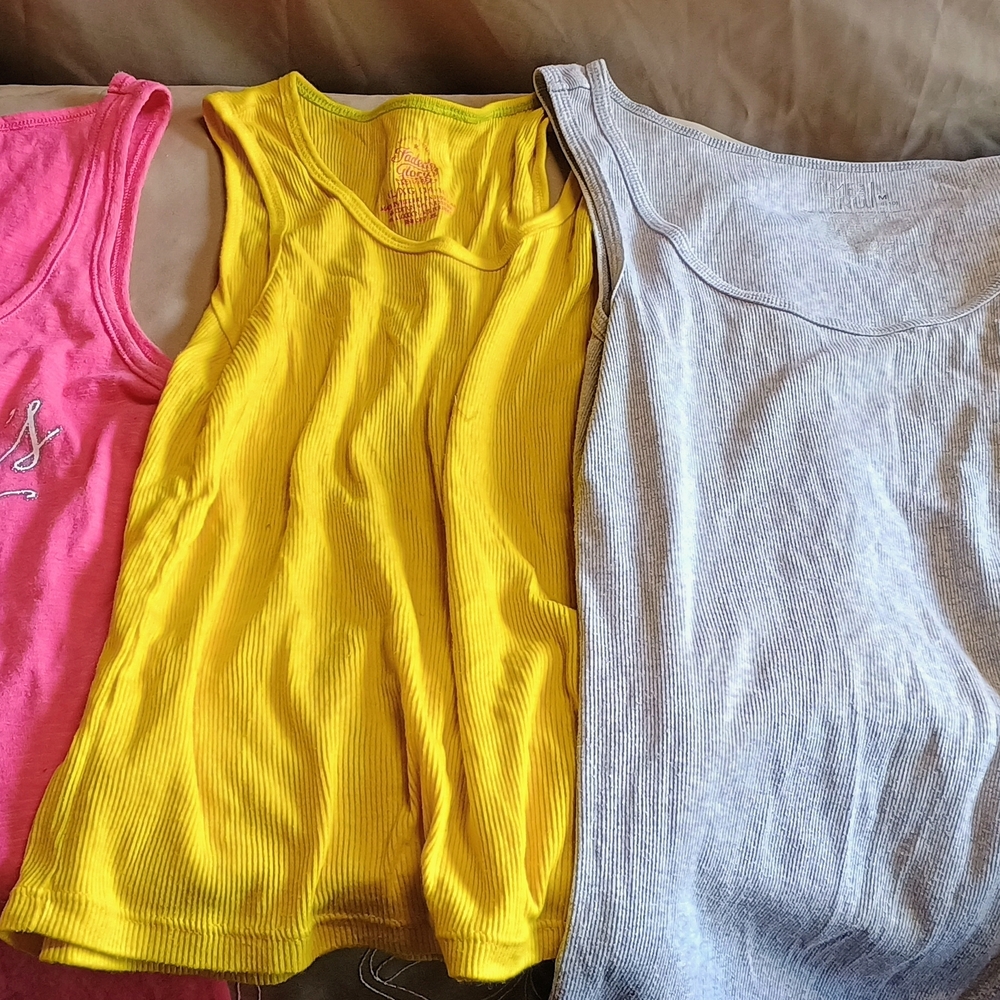 Medium Tops Bundle - Picture 3 of 7